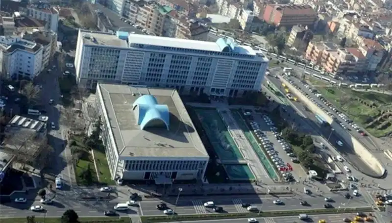 İBB Yolsuzluk Soruşturmasında Şok İddialar! Şüpheliler Adliyeye Sevk Edildi