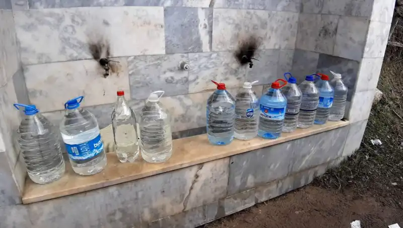 Şifalı Suyun Peşinde: Kilometrelerce Yol Kat Edenler