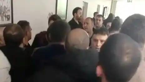 Karamürsel Belediyesi'nde İhale Kavgası: Siyasi Gerginlikler Kapıda!