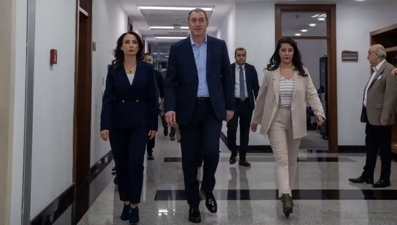 DEM Parti Heyeti, Siyasi Parti Turu ile Anket Sürecini Güçlendiriyor