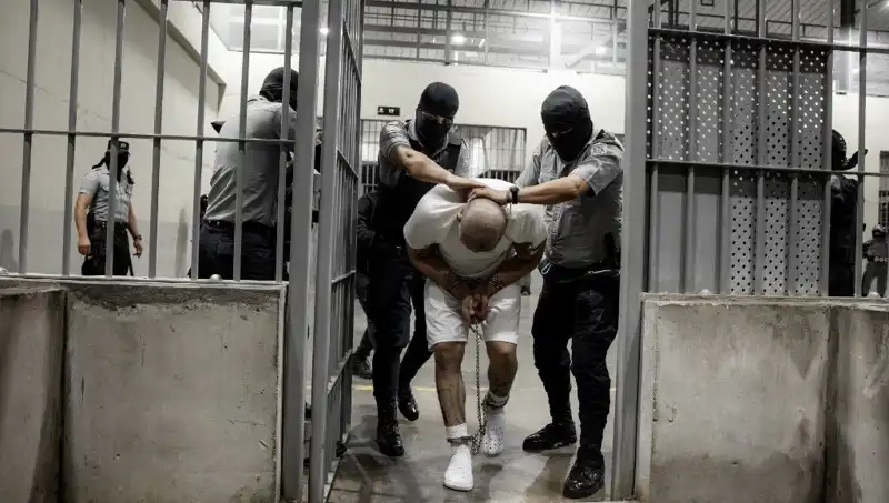 Trump’ın Kontrolü Altındaki Cehennem: El Salvador'da Göçmen Krizi Derinleşiyor