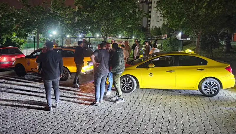 Adana'da Korsan Taksi Skandalı: Taksiciye Şok Dayak!