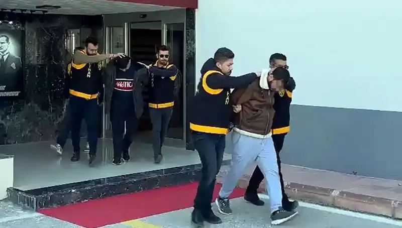 İstanbul’da Silahlı Soygun: İki Şahıs 2 Milyon Lira Talep Etti