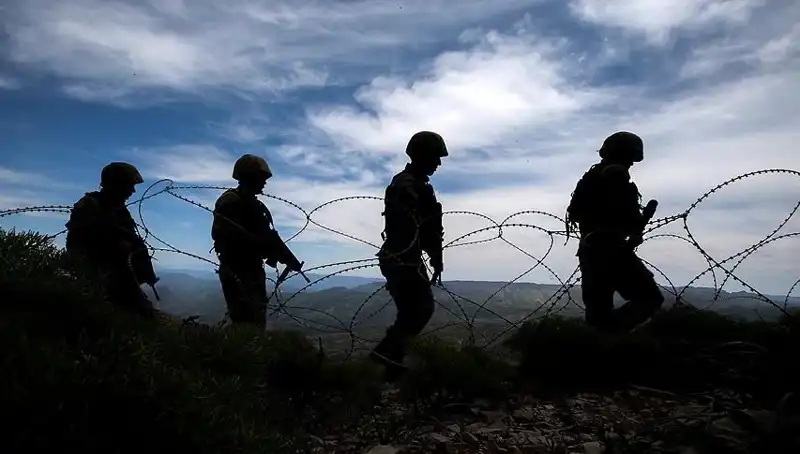 Türkiye'de Düzensiz Göçmenlere Yönelik Operasyon: 32 Kişi Yakalandı
