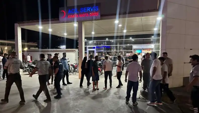 Acil Servis Önünde Tekme Tokat Kavga: Neler Oldu?