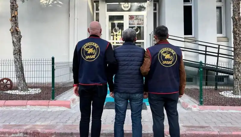 MİT TIR'ları Krizinde Önemli Rol Oynayan Emniyet Müdürü Firari FETÖ'cü Yakalandı
