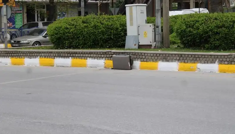 Minibüsten Düşen Valiz, İlginç Bir Olayı Beraberinde Getirdi