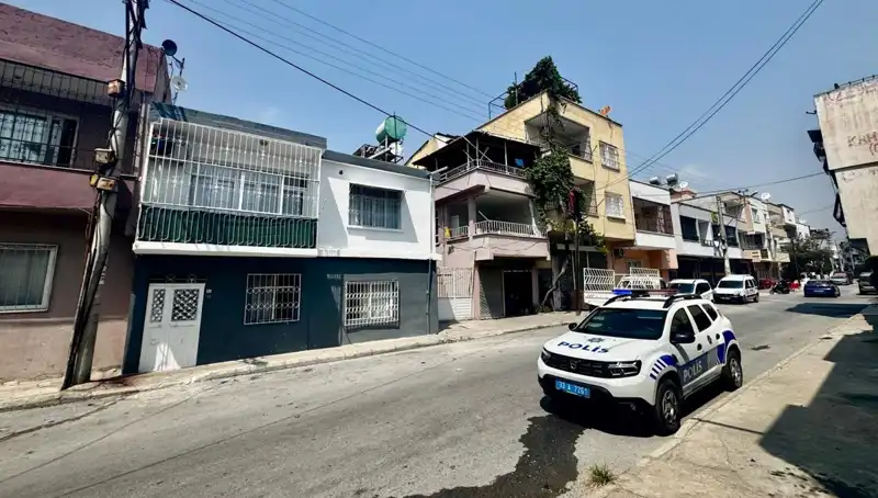 Silah Sesleri Korku Saçtı: Anne ve Kızının Ölümü Gizemini Koruyor