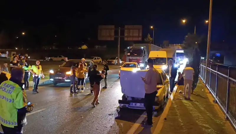 Otoyolda Geri Dönüş Kazası: İki Çocuk Dört Yaralı!