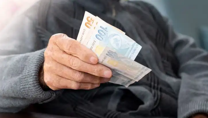 Emekli İkramiyesi 4 Bin TL Olacak: Değişiklik Genel Kurul'a Sunuluyor!