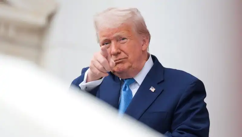 Adalet Bakanlığı'nın Trump ile Epstein Belgeleri Arasındaki Şaşırtıcı Bağlantı