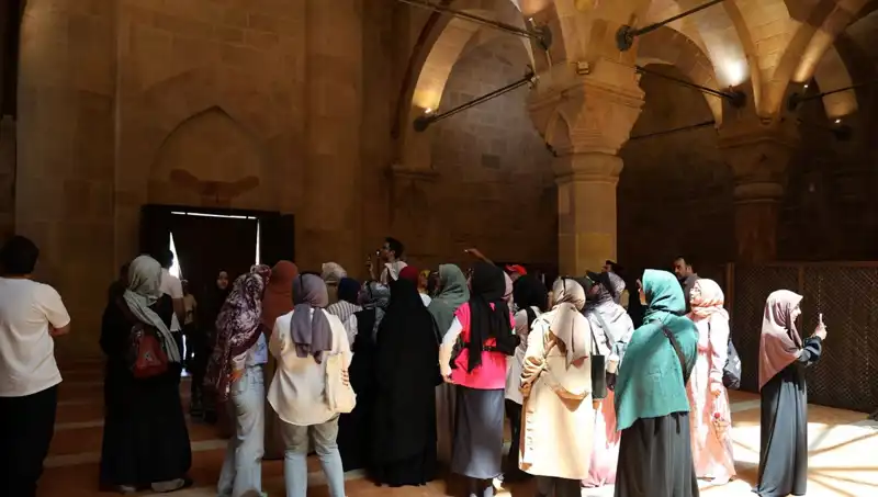Dil ve Edebiyatı Sarsan Olay: Kırık Kalemler ve Kısır Diller