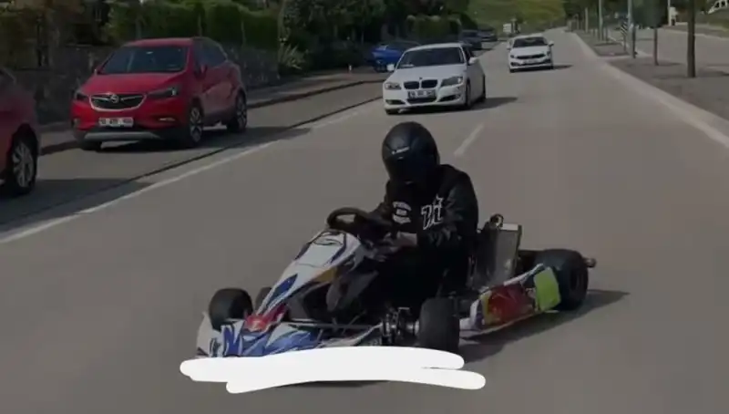 Go-Kart Sürüşünde Tehlikeli Drift: Genç Sürücünün İnanılmaz Macerası
