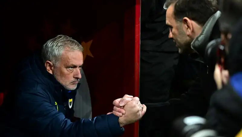 Derbiye Sayılı Günler Kaldı: Mourinho ve Okan Buruk Üçüncü Kez Karşılaşacak!