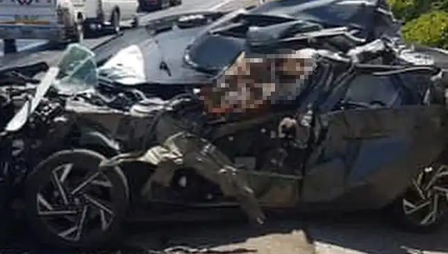 Şanlıurfa'da feci kaza: Otomobil tankere çarptı, bir kişi hayatını kaybetti