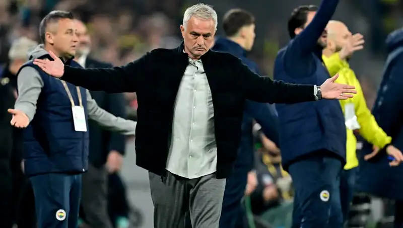 Mourinho'ya Tepkiler Büyüyor: "Modası Çoktan Geçmiş Biri!"