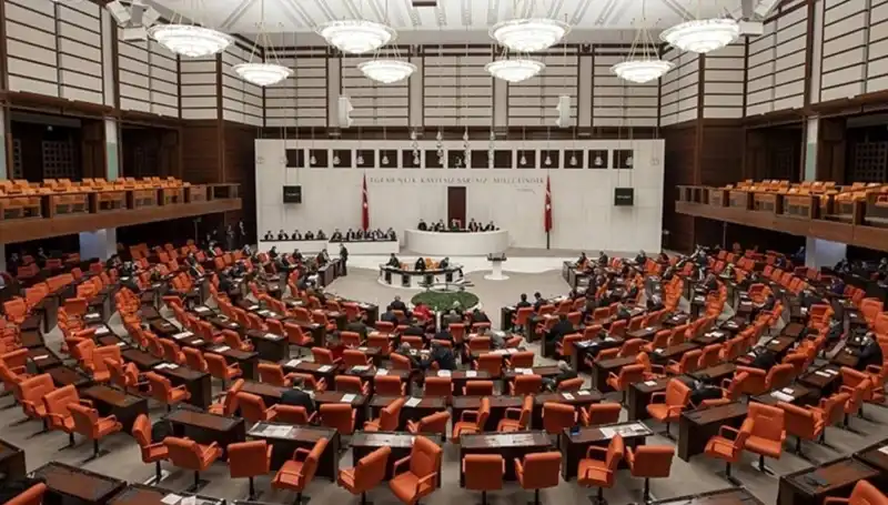 Meclis'te Gıda Zehirlenmesi İddialarına Yanıt: Hasan Turan Ne Dedi?
