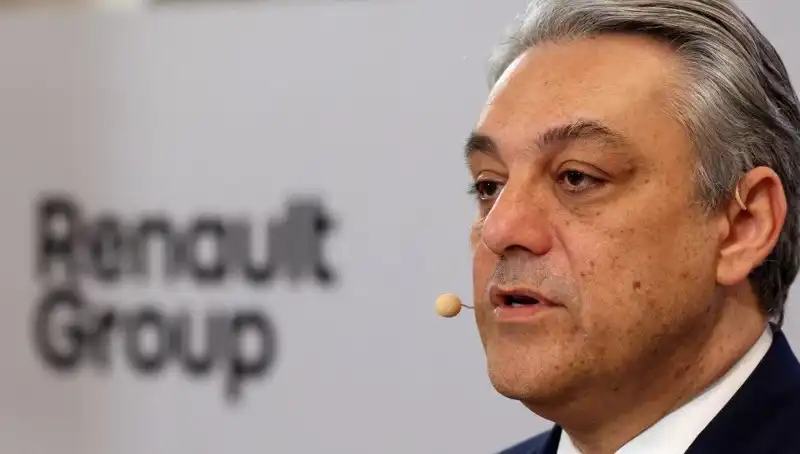 Renault’da Beklenmedik İstifa: Şirketin Geleceğini Ne Bekliyor?