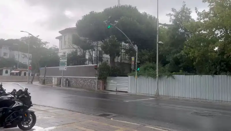 İstanbul'da Sağanak Yağışlar Hayatı Olumsuz Etkiliyor